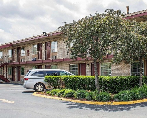 Econo Lodge Columbus - image 7