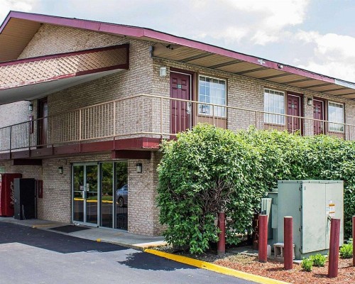 Econo Lodge Columbus - image 9
