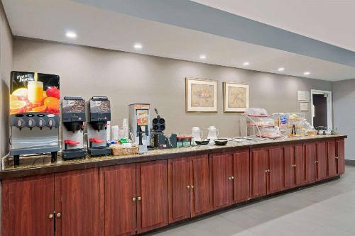 Hawthorn Suites by Wyndham Columbus West - image 11