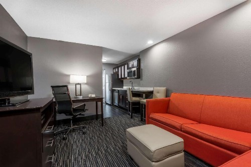 Hawthorn Suites by Wyndham Columbus West - image 32