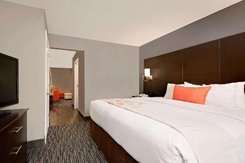 Hawthorn Suites by Wyndham Columbus West - image 8