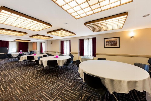 Red Roof Inn PLUS+ Columbus Downtown - Convention Center - image 21