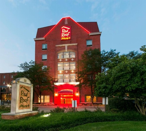Red Roof Inn PLUS+ Columbus Downtown - Convention Center - image 3