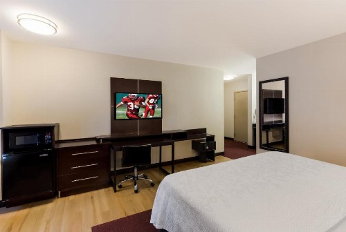 Red Roof Inn PLUS+ Columbus Downtown - Convention Center - image 36