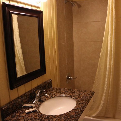 Inn Towne Motel - image 8