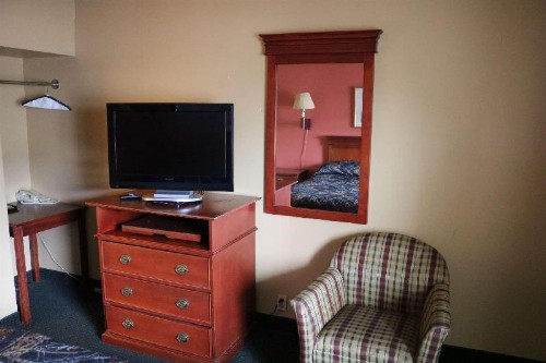 Inn Towne Motel - image 6