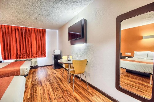 Motel 6-Columbus OH - West - image 44