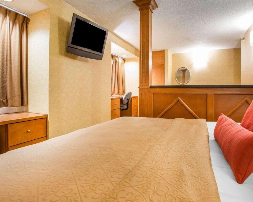Quality Inn and Suites North/Polaris - image 2