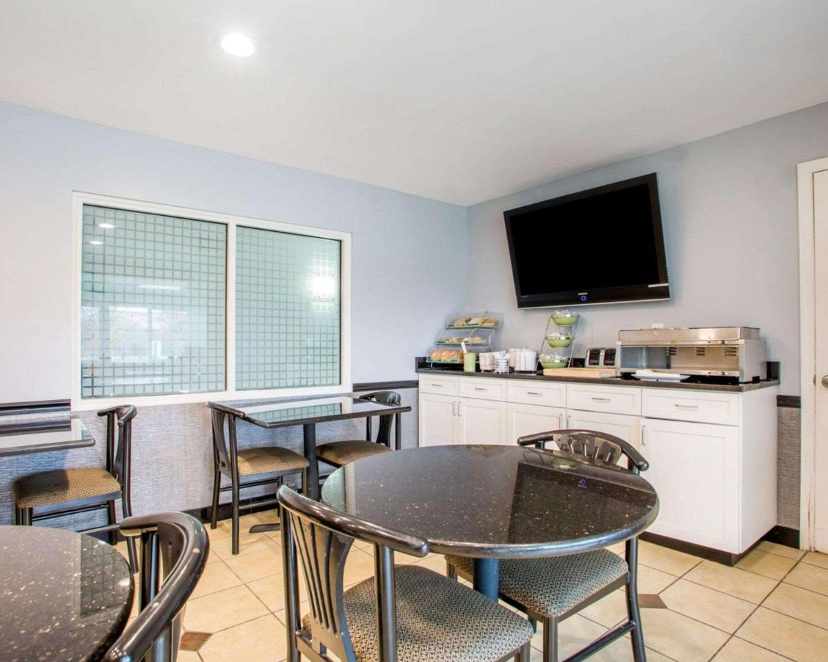 Quality Inn and Suites North/Polaris - image 7