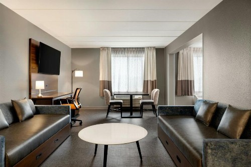 Four Points by Sheraton Columbus-Polaris - image 25