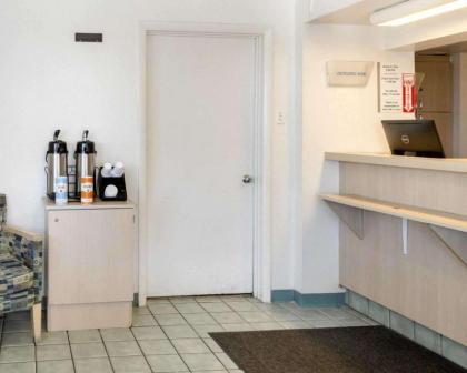 Rodeway Inn Columbus - image 9