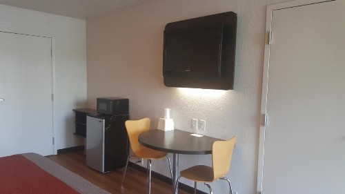 Motel 6-Columbus OH - OSU - image 20