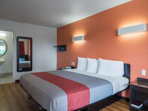 Motel 6-Columbus OH - OSU - image 23