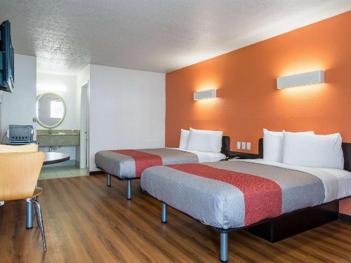 Motel 6-Columbus OH - OSU - image 25