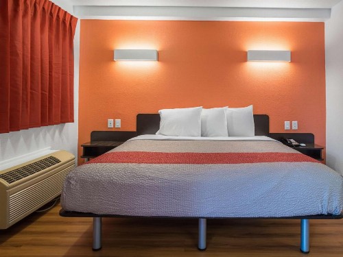 Motel 6-Columbus OH - OSU - image 3