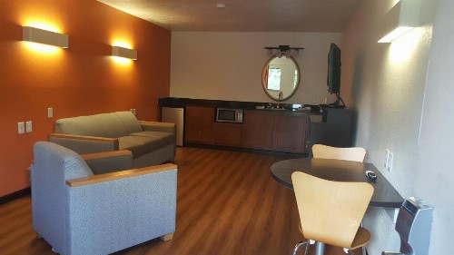 Motel 6-Columbus OH - OSU - image 37
