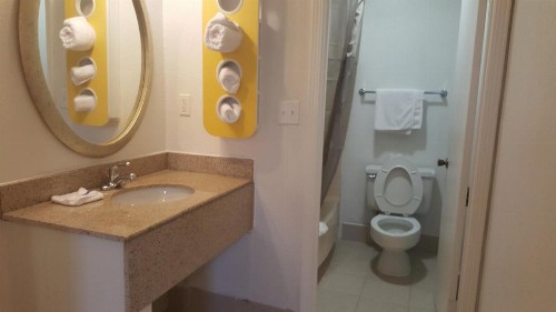 Motel 6-Columbus OH - OSU - image 5