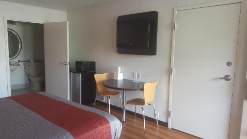 Motel 6-Columbus OH - OSU - image 9