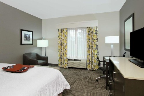 Hampton Inn & Suites Columbus/University Area - image 49