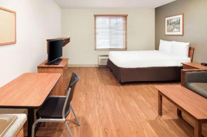 WoodSpring Suites Columbus NE I-270 Airport - image 8