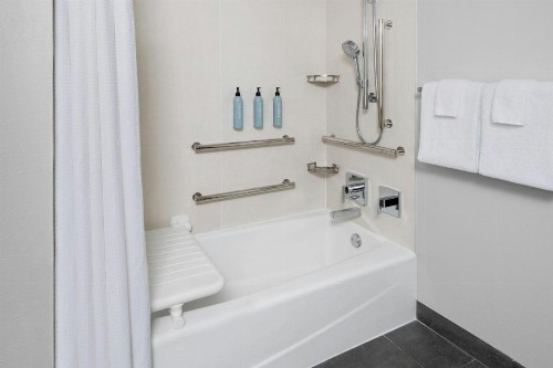 Courtyard by Marriott Columbus OSU - image 6