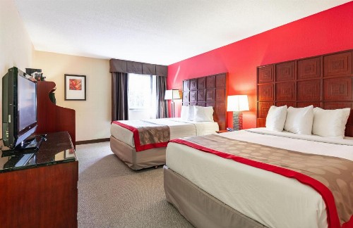 Ramada by Wyndham Columbus North - image 21