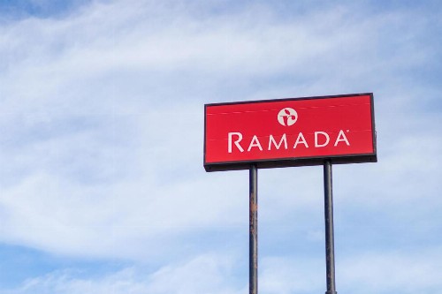 Ramada by Wyndham Columbus North - image 36