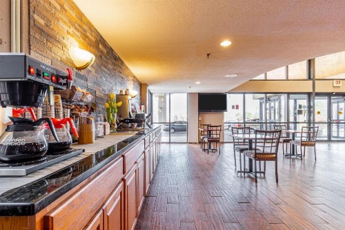 Ramada by Wyndham Columbus North - image 39