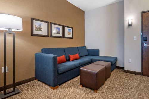 Comfort Suites Columbus Airport - image 13
