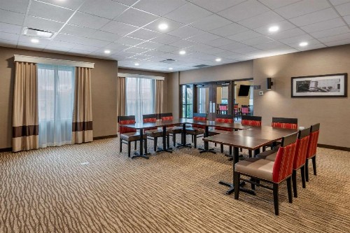 Comfort Suites Columbus Airport - image 28