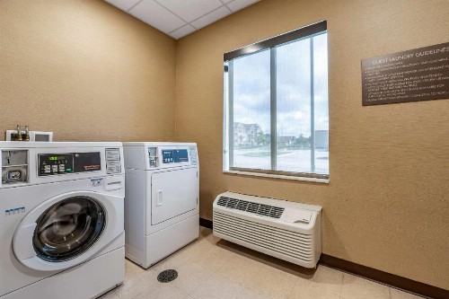 Comfort Suites Columbus Airport - image 32