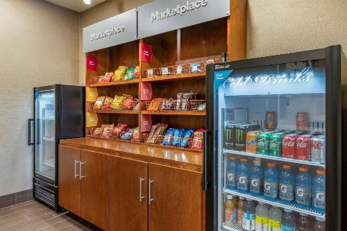 Comfort Suites Columbus Airport - image 33