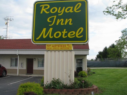 Royal Inn Motel - image 2