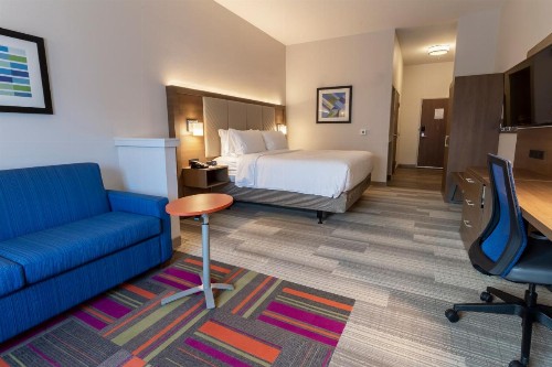 Holiday Inn Express & Suites - Columbus - Worthington an IHG Hotel - image 2