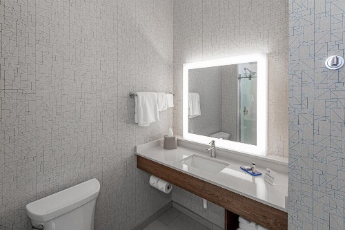 Holiday Inn Express & Suites - Columbus - Worthington an IHG Hotel - image 21