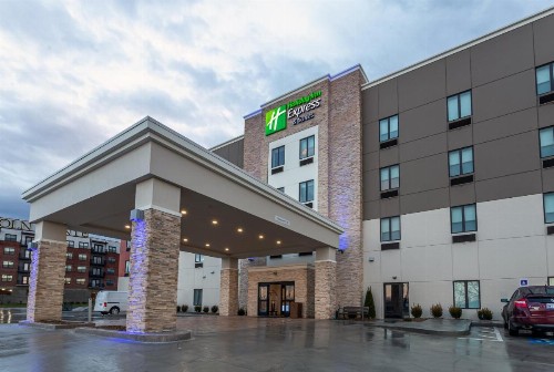 Holiday Inn Express & Suites - Columbus - Worthington an IHG Hotel - image 25