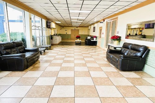 Buckeye Inn Express - image 8