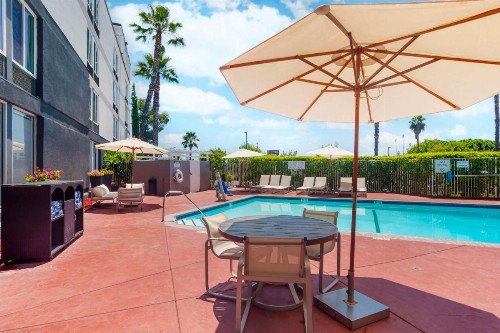 Best Western Plus Commerce Hotel