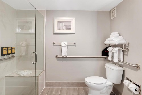 Best Western Plus Commerce Hotel - image 38