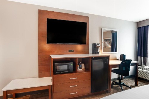 Best Western Plus Commerce Hotel - image 39