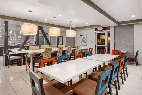 Best Western Plus Commerce Hotel - image 5