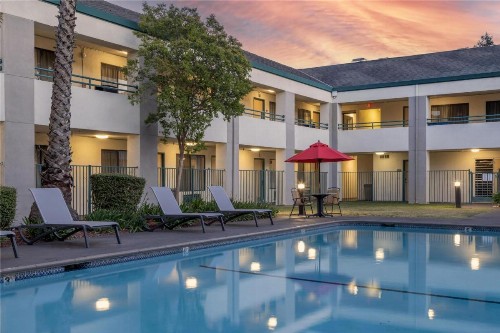 Best Western Heritage Inn - image 19