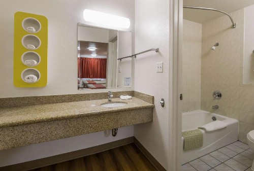 Motel 6-Concord CA - image 2