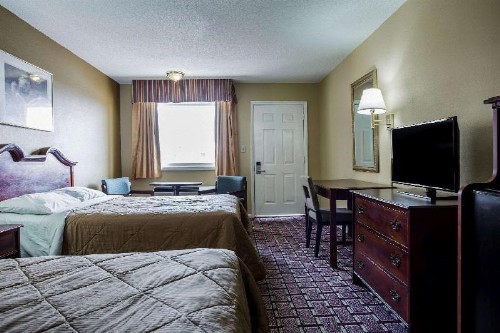 Rodeway Inn Concord - image 7