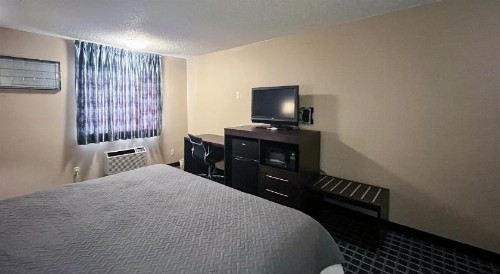 Super 8 by Wyndham Concordia - image 30