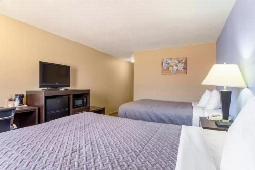 Super 8 by Wyndham Concordia - image 38