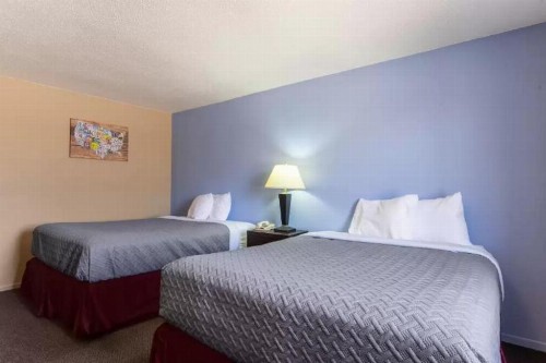 Super 8 by Wyndham Concordia - image 40