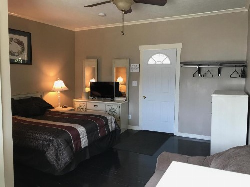 Beachcomber Inn - image 8