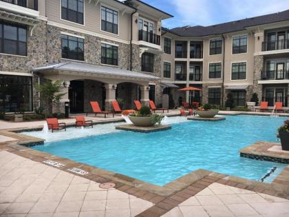 Resort Style Apt Home-Woodlands