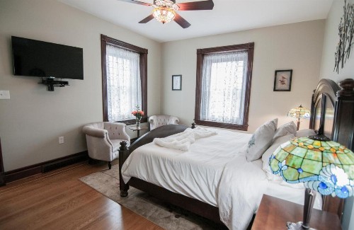 George Washington Wood Bed & Breakfast - image 6